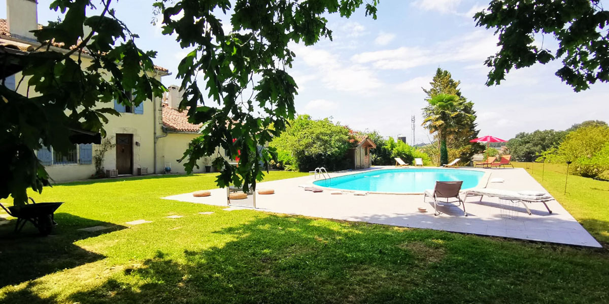 Location de maison de vacance au Pays Basque avec piscine.